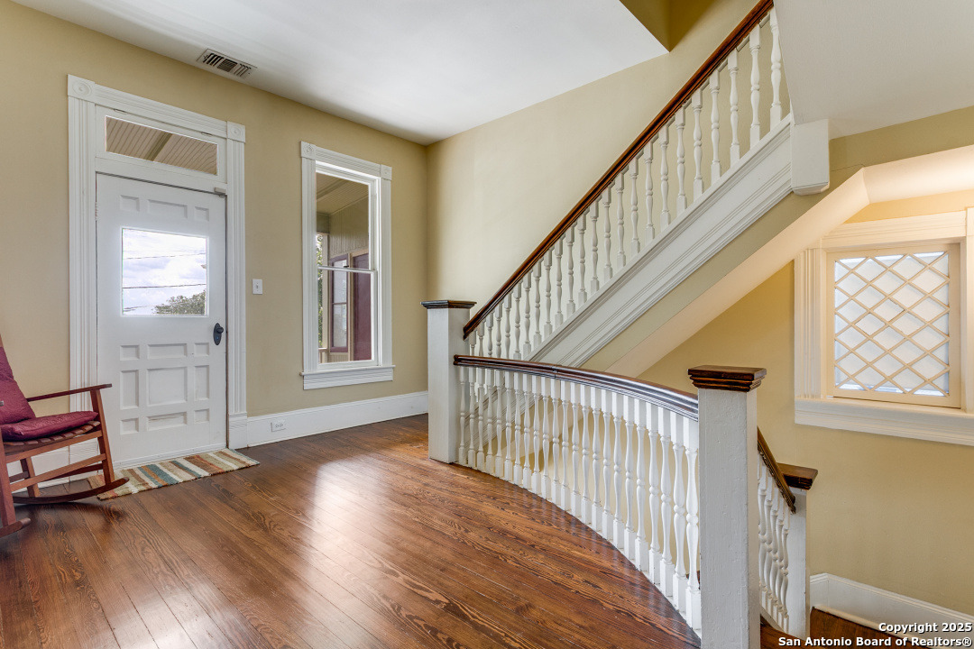 305 W Ashby San Antonio TX 78212