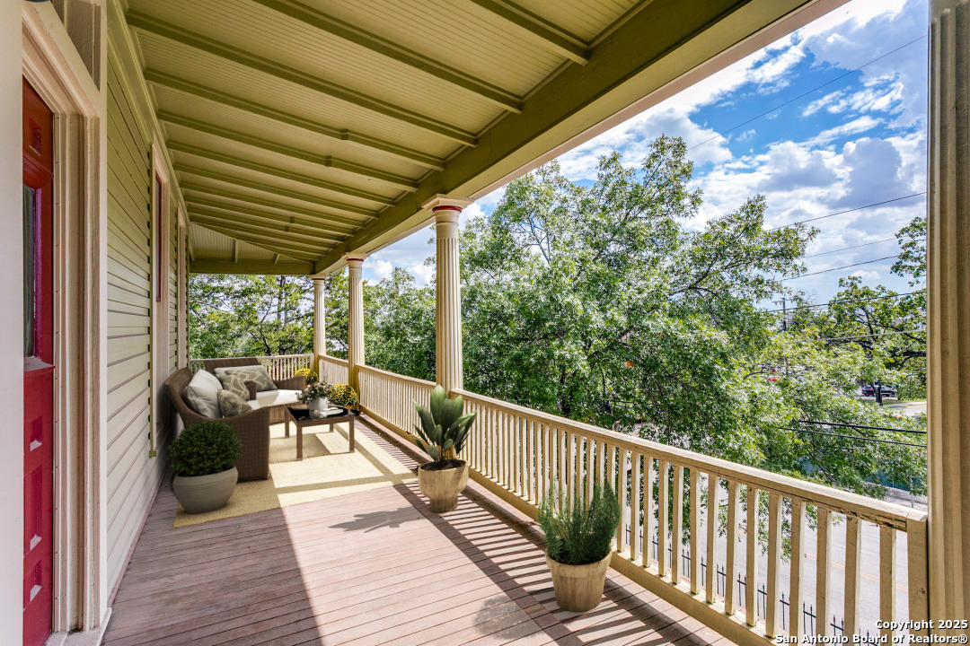 305 W Ashby San Antonio TX 78212