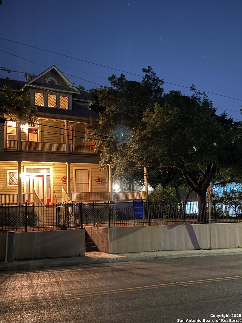 305 W Ashby San Antonio TX 78212