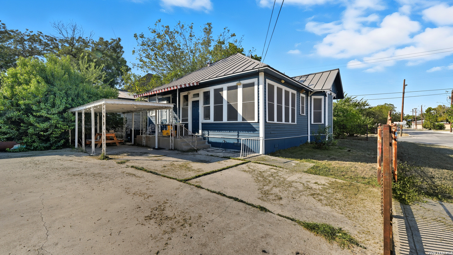 1502 Buena Vista San Antonio TX 78207