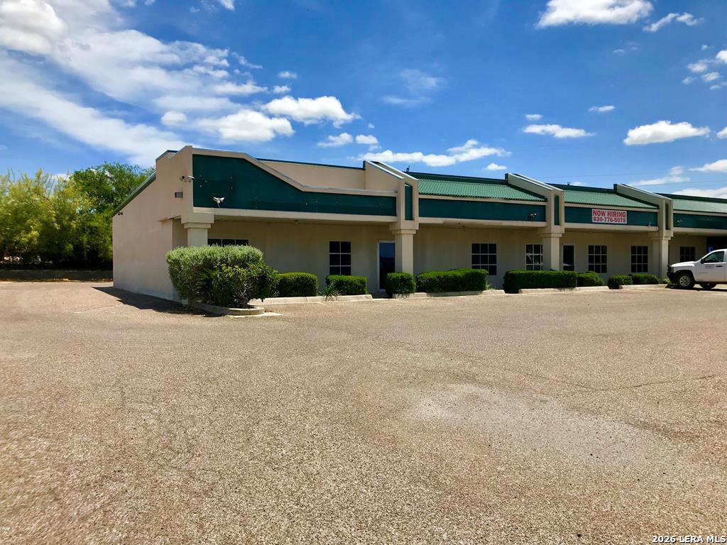2210 N Veterans Eagle Pass TX 78852