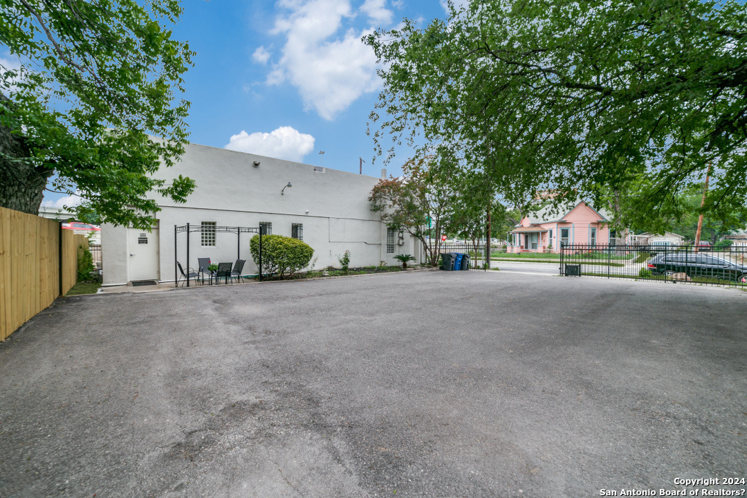 924 Camaron San Antonio TX 78212