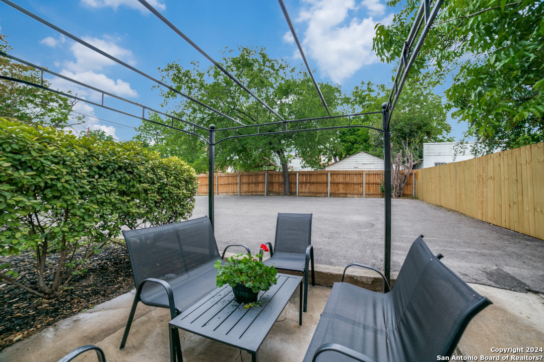 924 Camaron San Antonio TX 78212