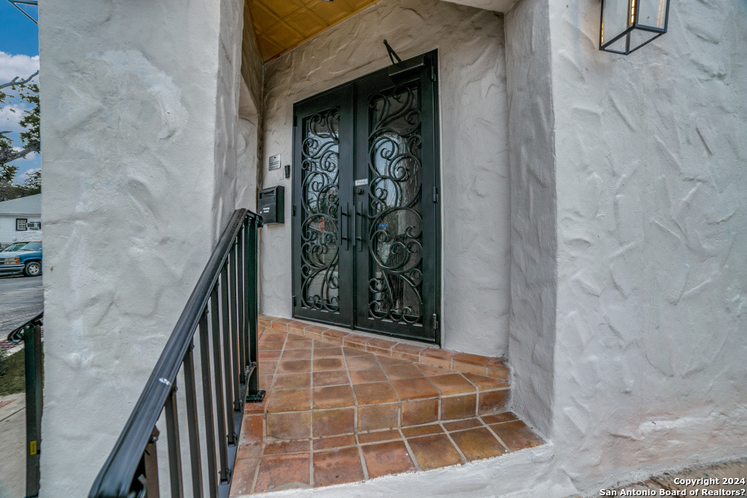 924 Camaron San Antonio TX 78212