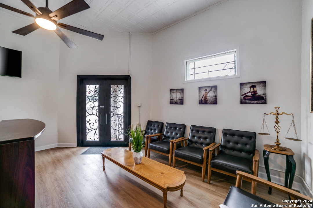 924 Camaron San Antonio TX 78212