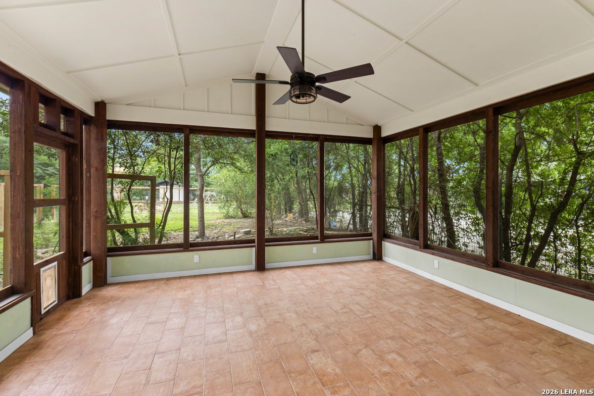 1012 N Flores Street San Antonio TX 78212