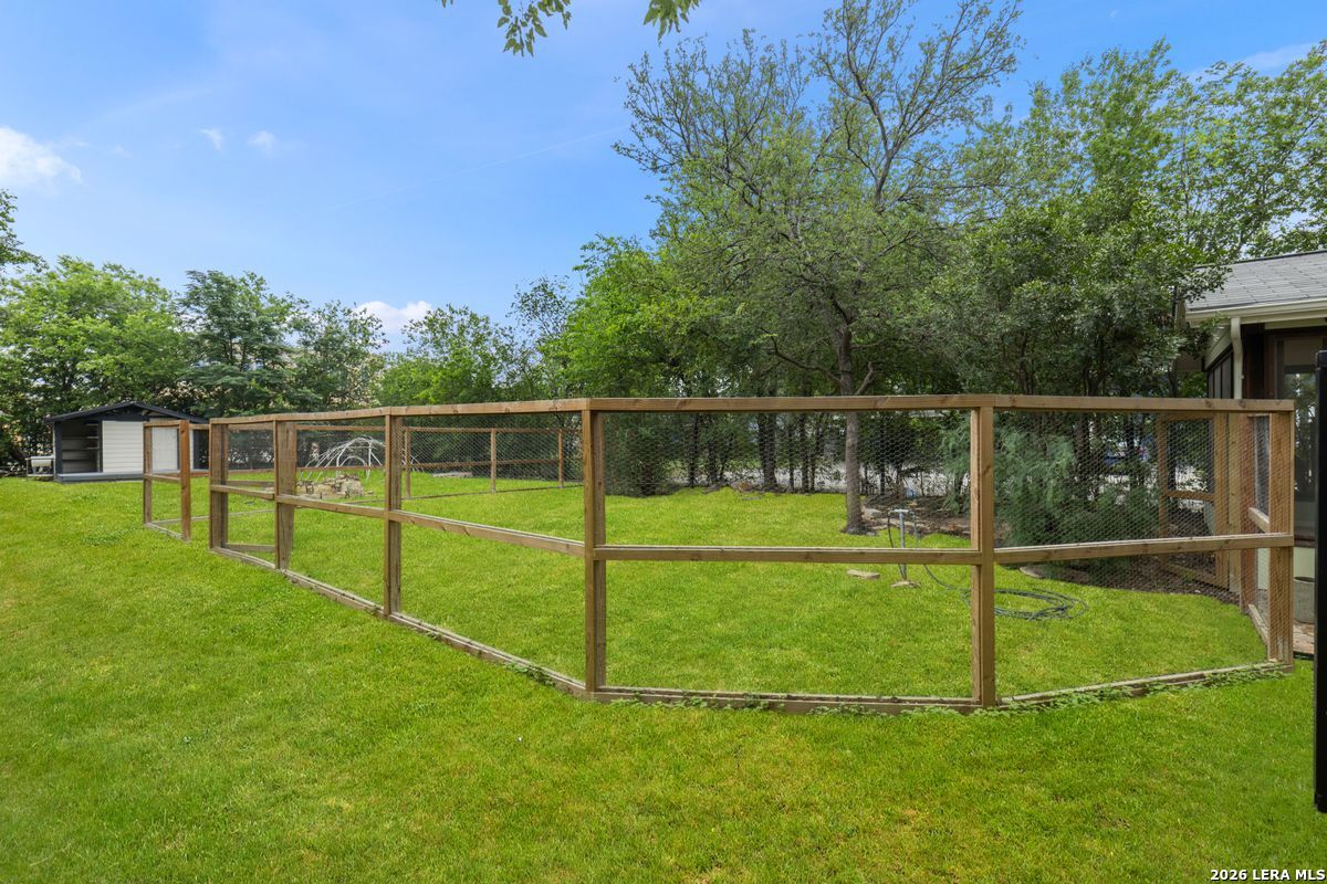 1012 N Flores Street San Antonio TX 78212