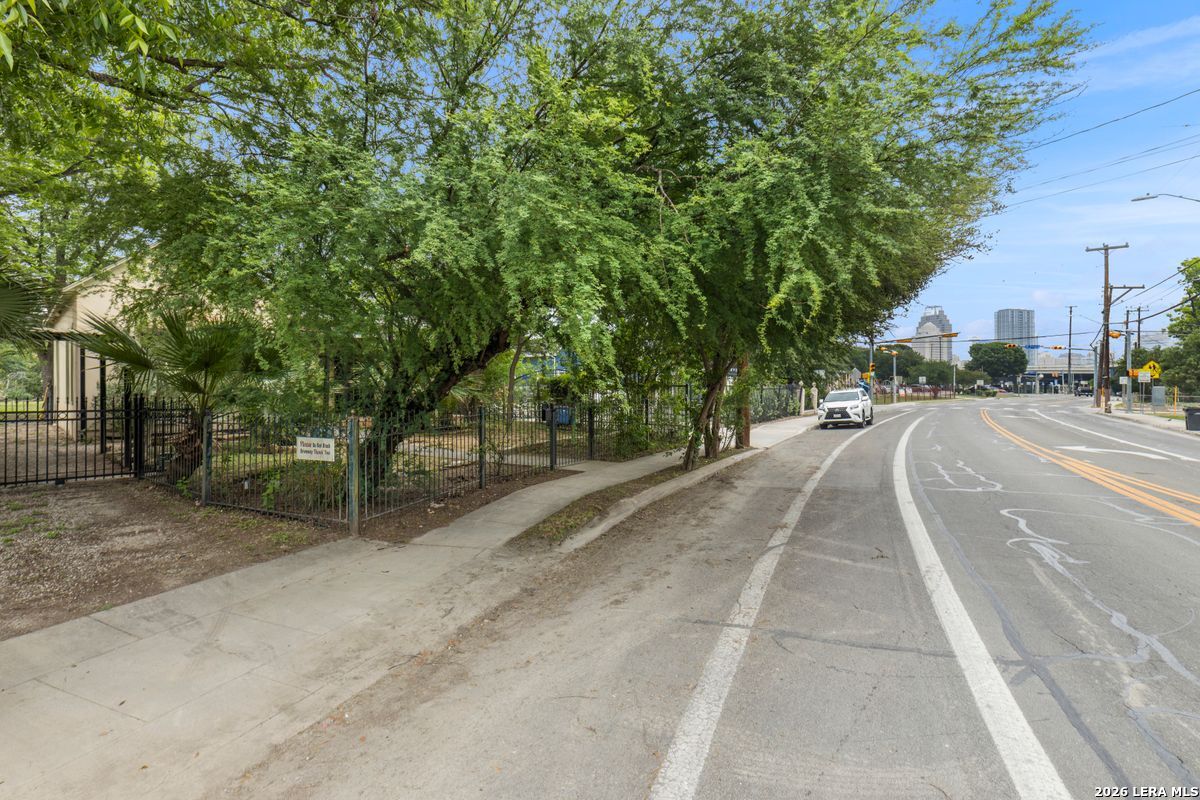 1012 N Flores Street San Antonio TX 78212