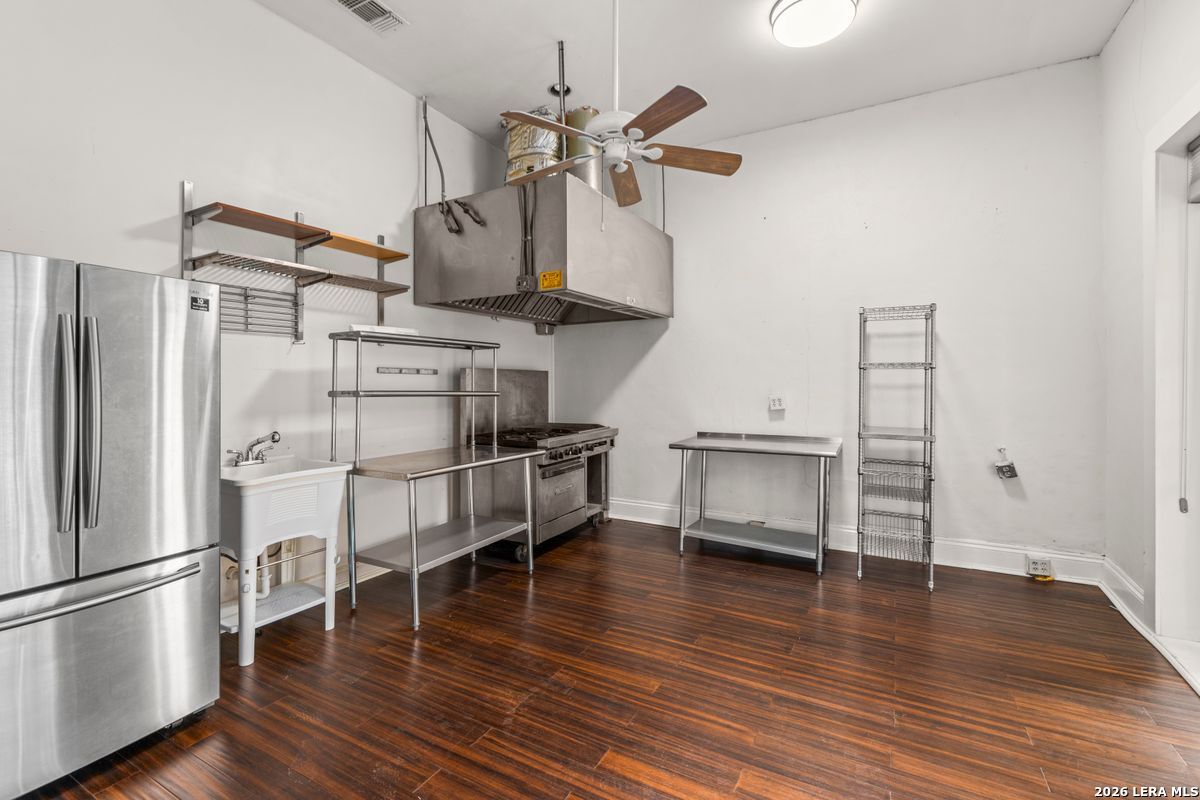 1012 N Flores Street San Antonio TX 78212