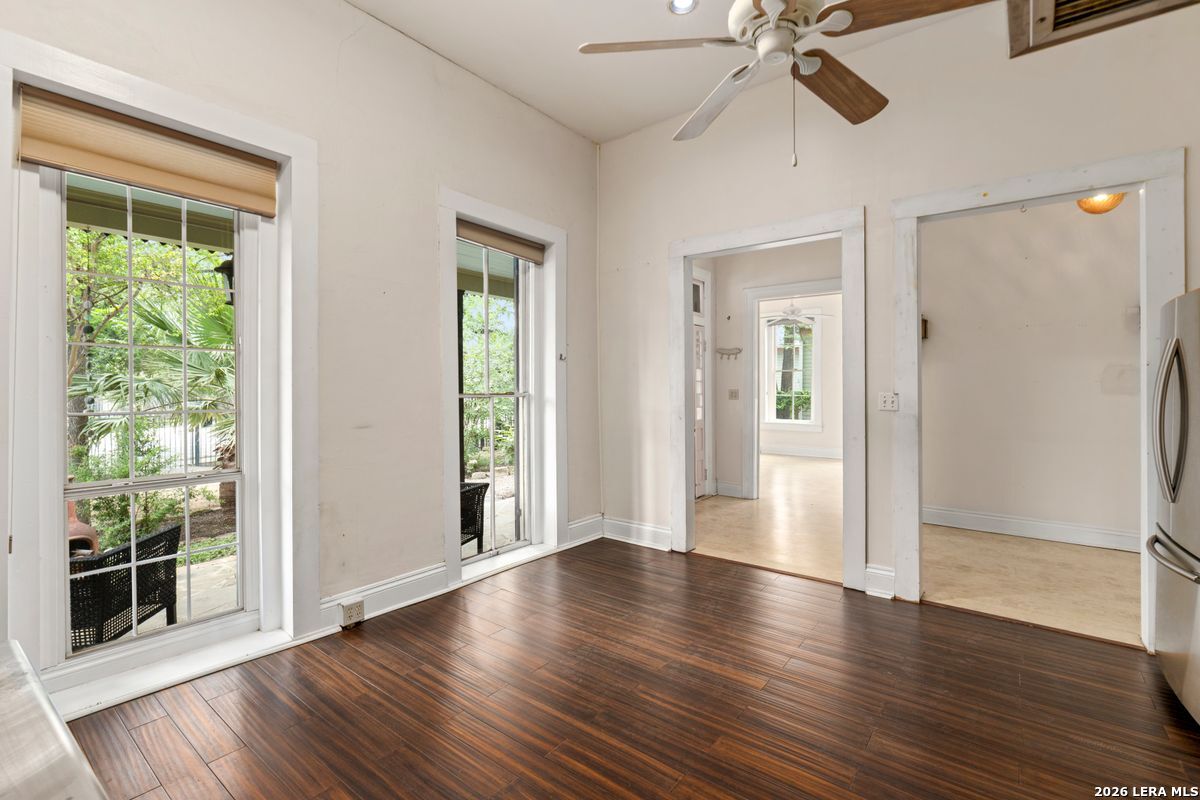 1012 N Flores Street San Antonio TX 78212