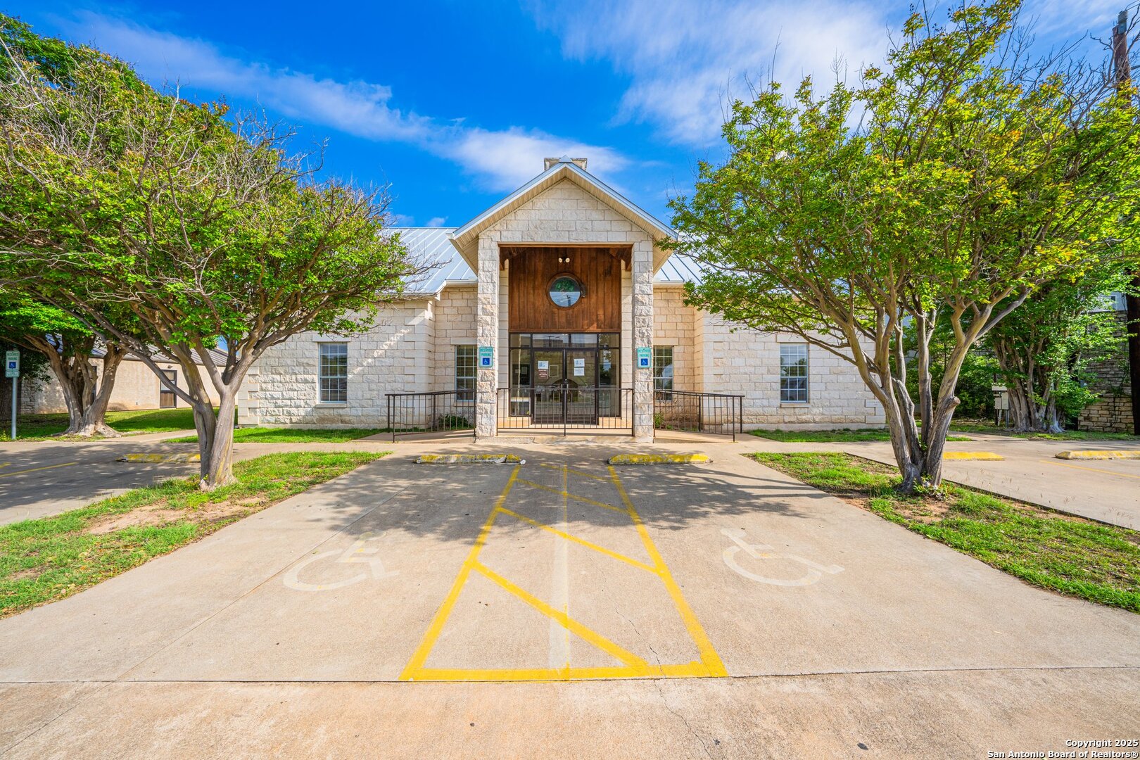 204 W Windcrest Drive Fredericksburg TX 78624