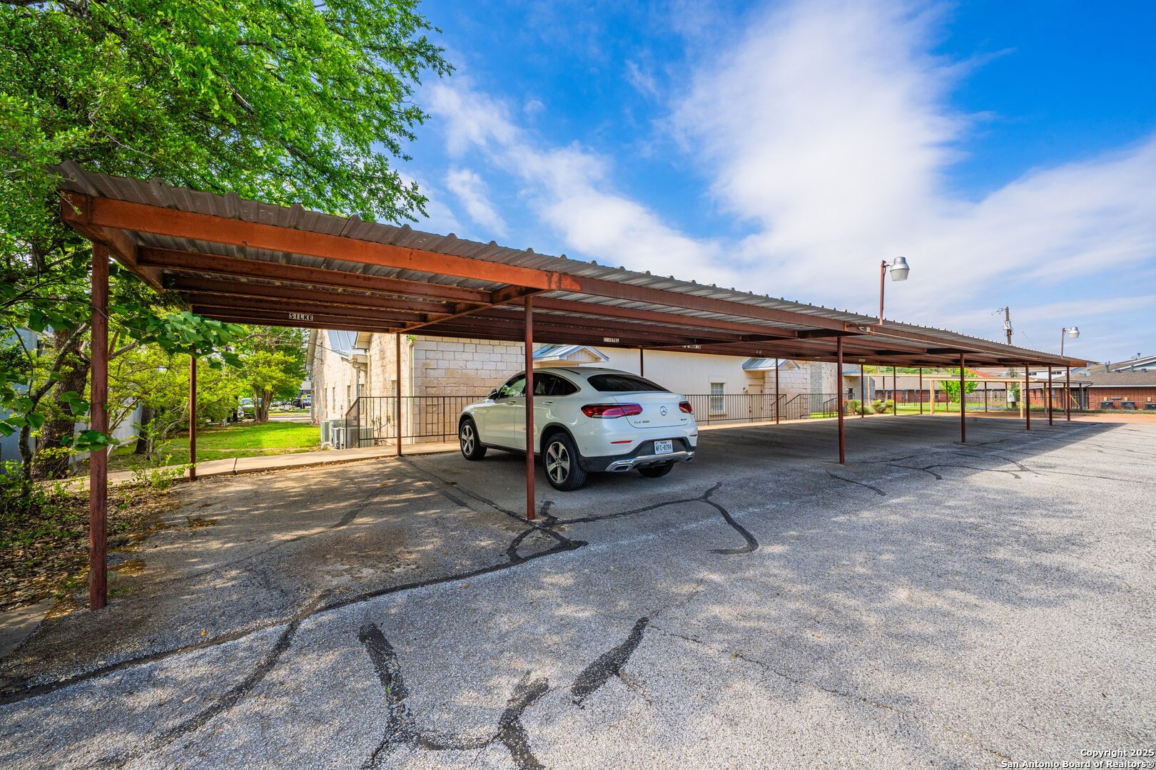 204 W Windcrest Drive Fredericksburg TX 78624