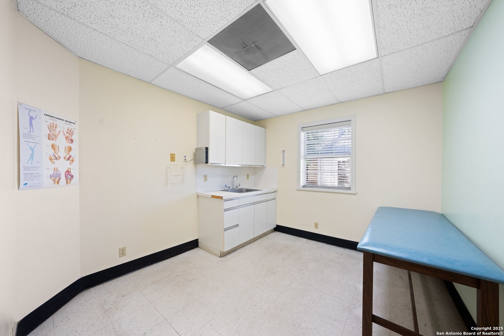 204 W Windcrest Drive Fredericksburg TX 78624