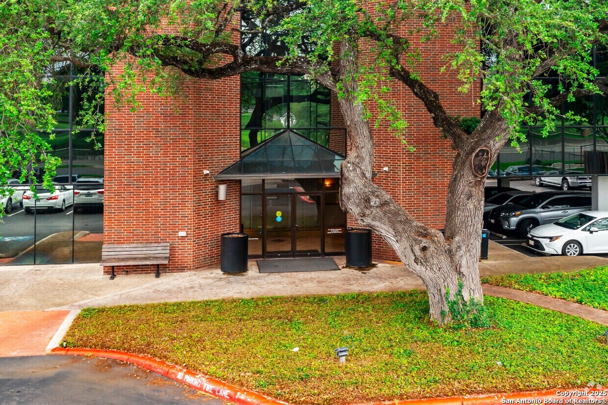 2040 Babcock San Antonio TX 78229