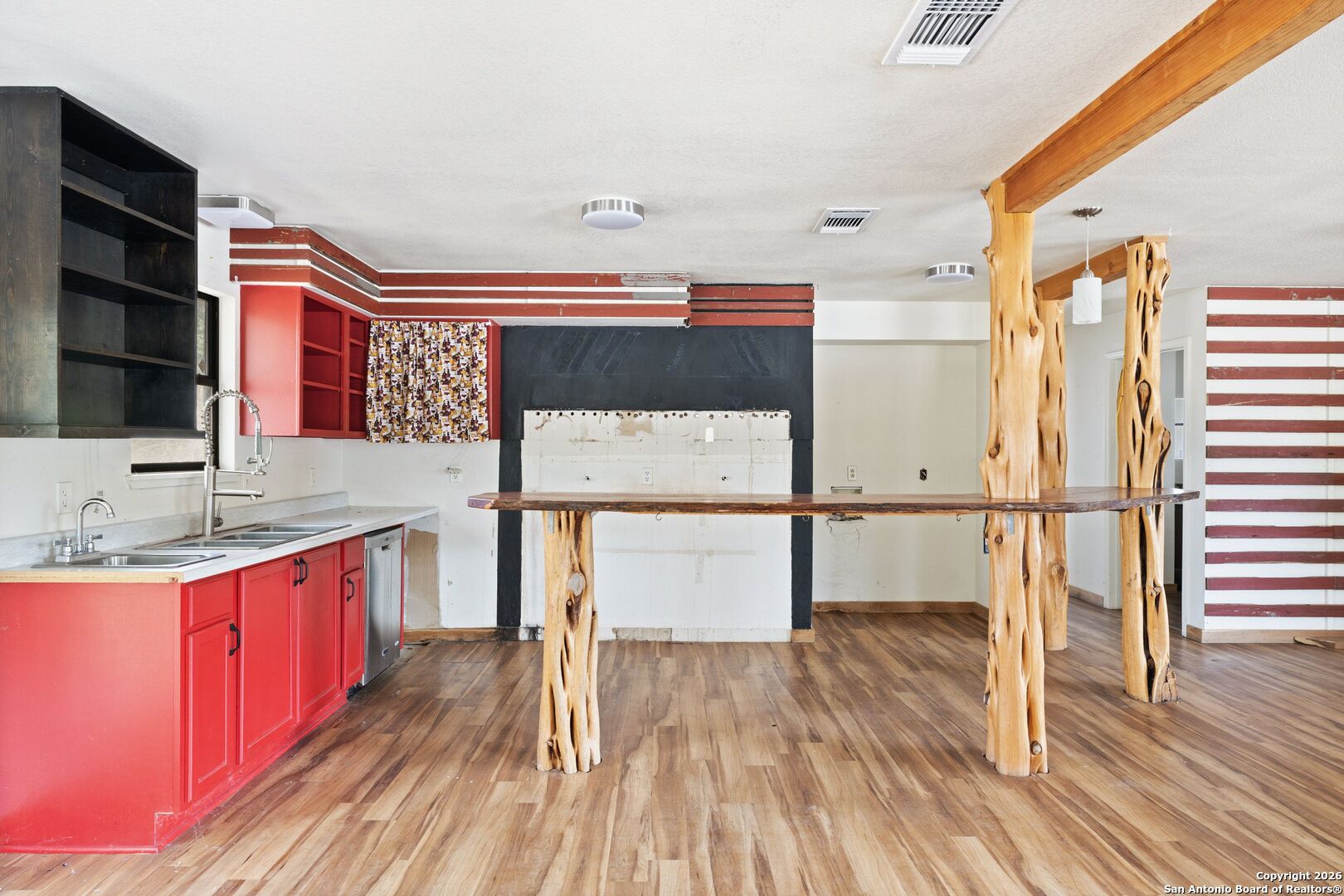 214 Edmonds Avenue Johnson City TX 78636