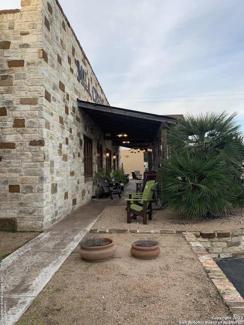 2209 E Main Street Uvalde TX 78801