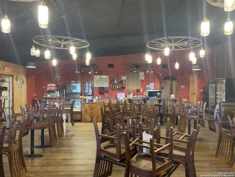 2209 E Main Street Uvalde TX 78801