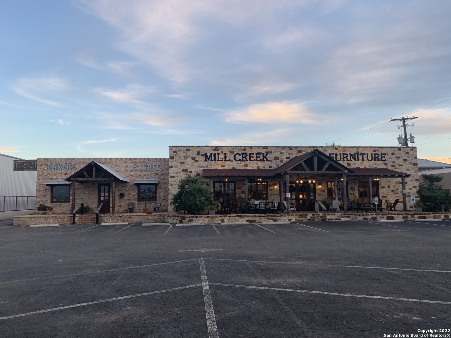 2209 E Main Street Uvalde TX 78801