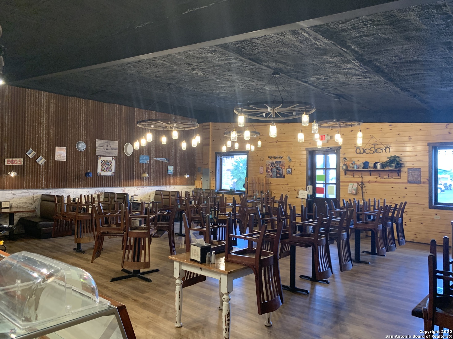 2209 E Main Street Uvalde TX 78801