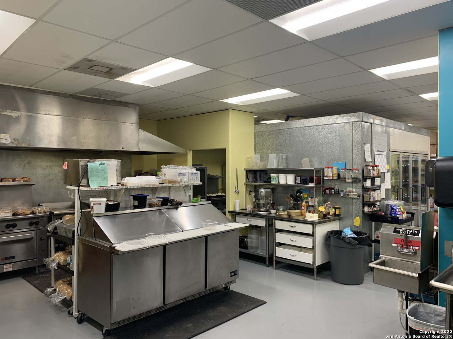 2209 E Main Street Uvalde TX 78801