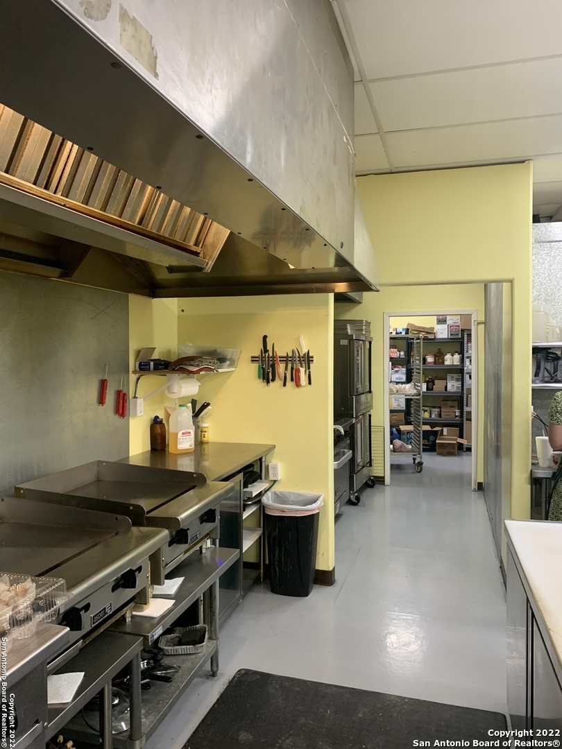 2209 E Main Street Uvalde TX 78801