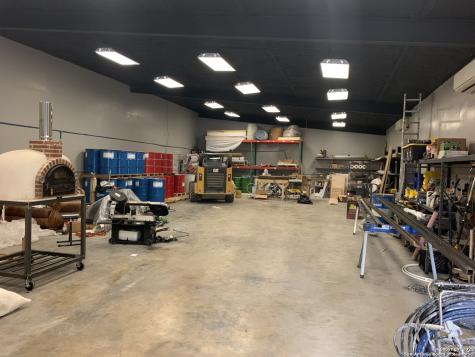 2209 E Main Street Uvalde TX 78801