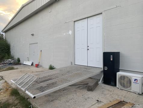2209 E Main Street Uvalde TX 78801