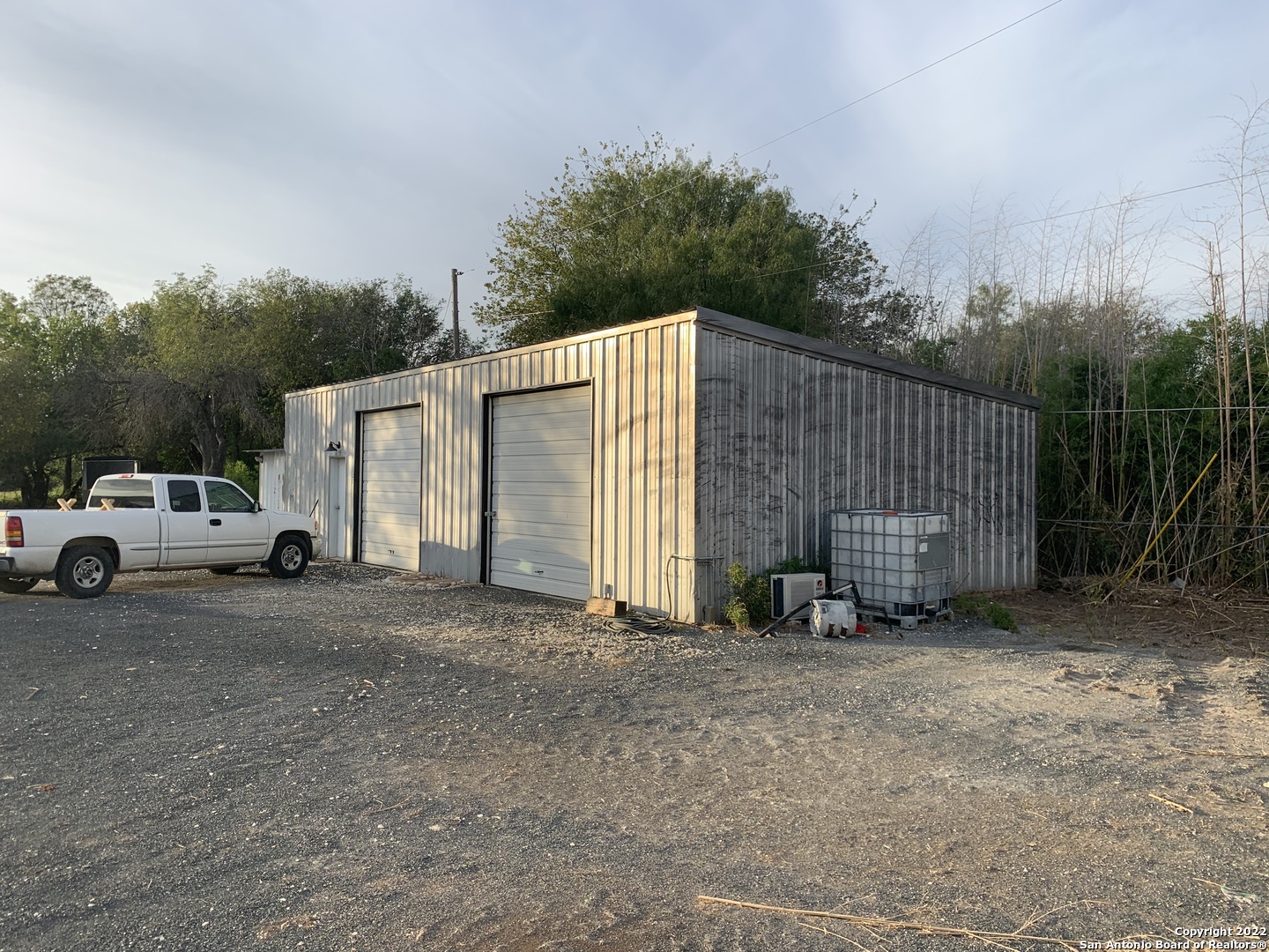 2209 E Main Street Uvalde TX 78801