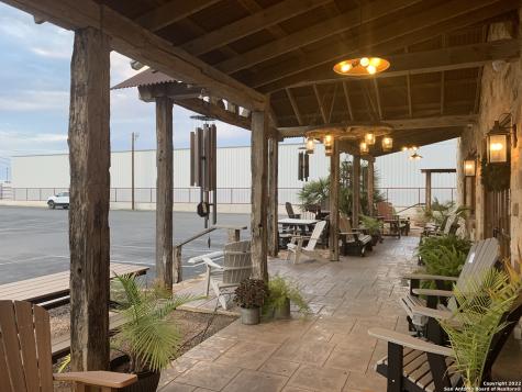 2209 E Main Street Uvalde TX 78801