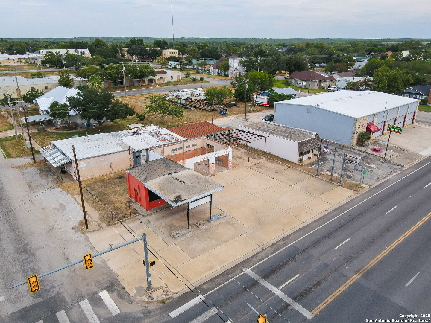 308 S Oak Pearsall TX 78061