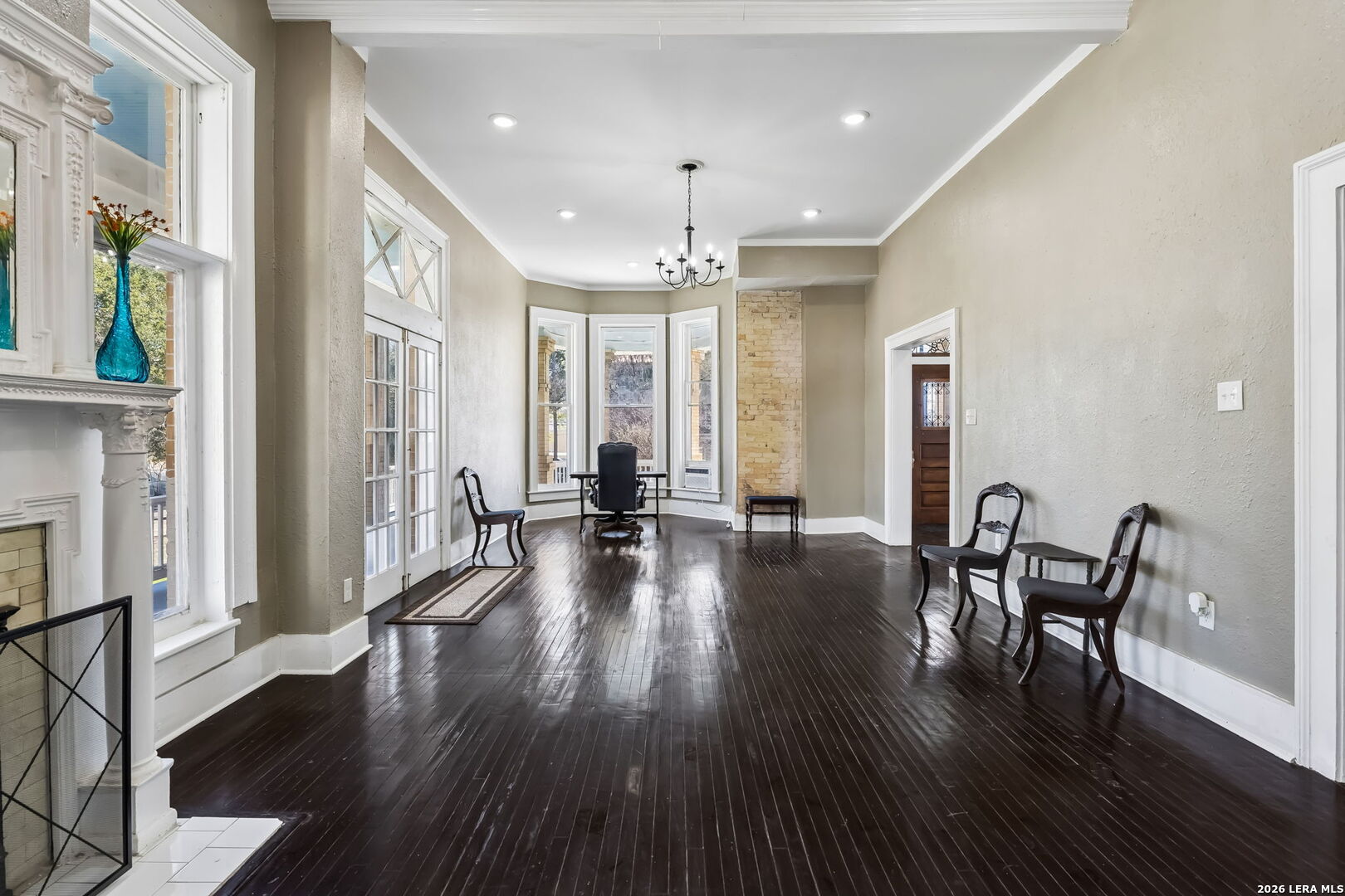 339 W Woodlawn Avenue San Antonio TX 78212