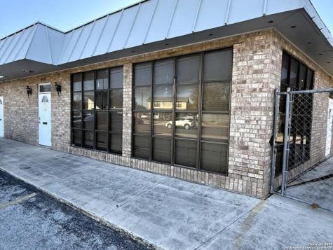 6615 S Flores San Antonio TX 78214