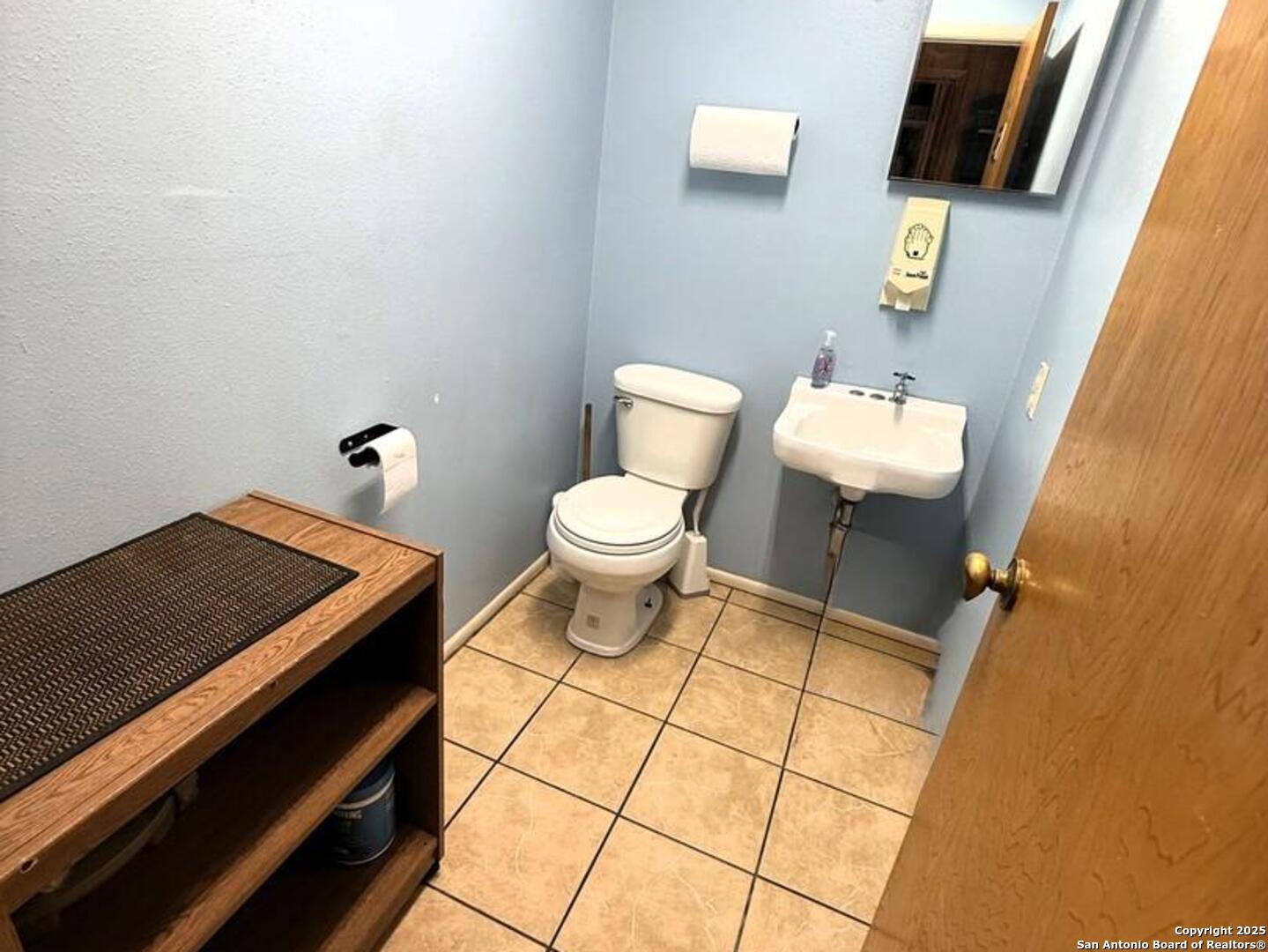 6615 S Flores San Antonio TX 78214