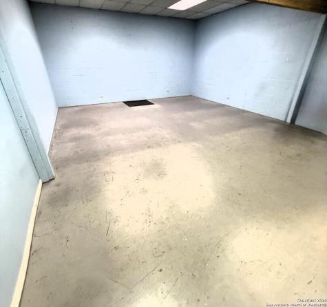 6615 S Flores San Antonio TX 78214