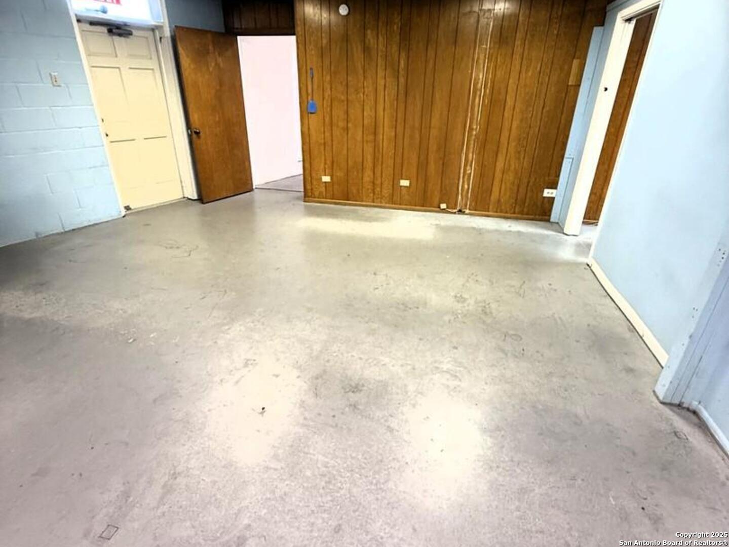 6615 S Flores San Antonio TX 78214