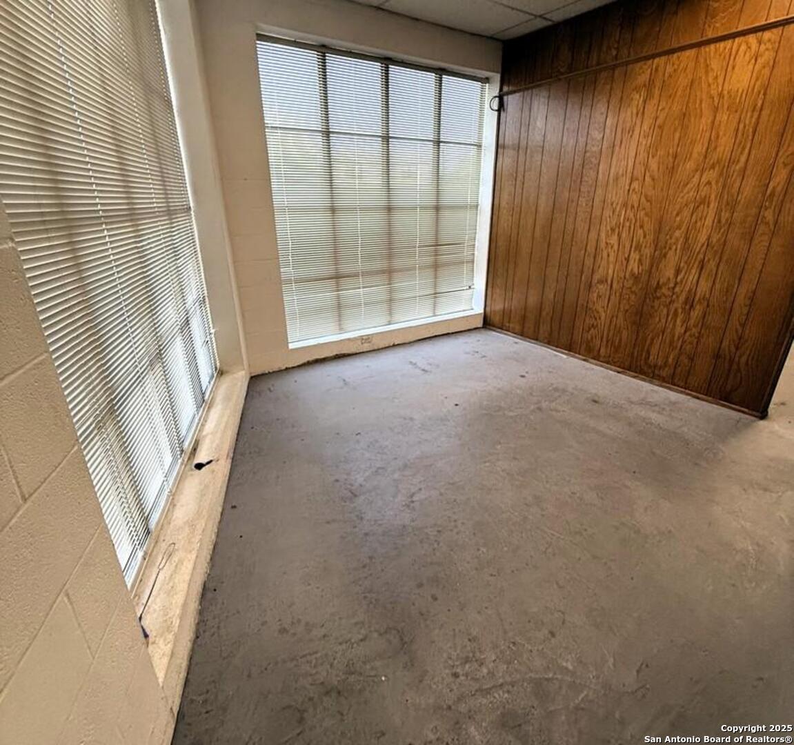 6615 S Flores San Antonio TX 78214