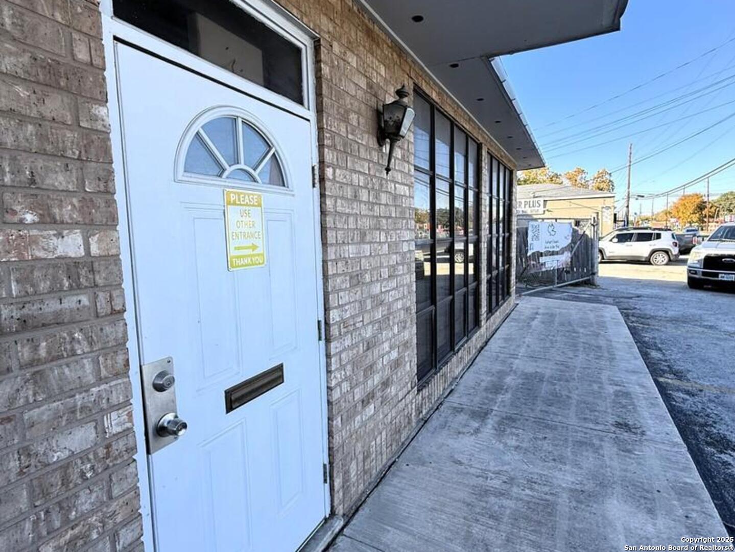 6615 S Flores San Antonio TX 78214