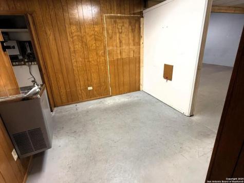 6615 S Flores San Antonio TX 78214