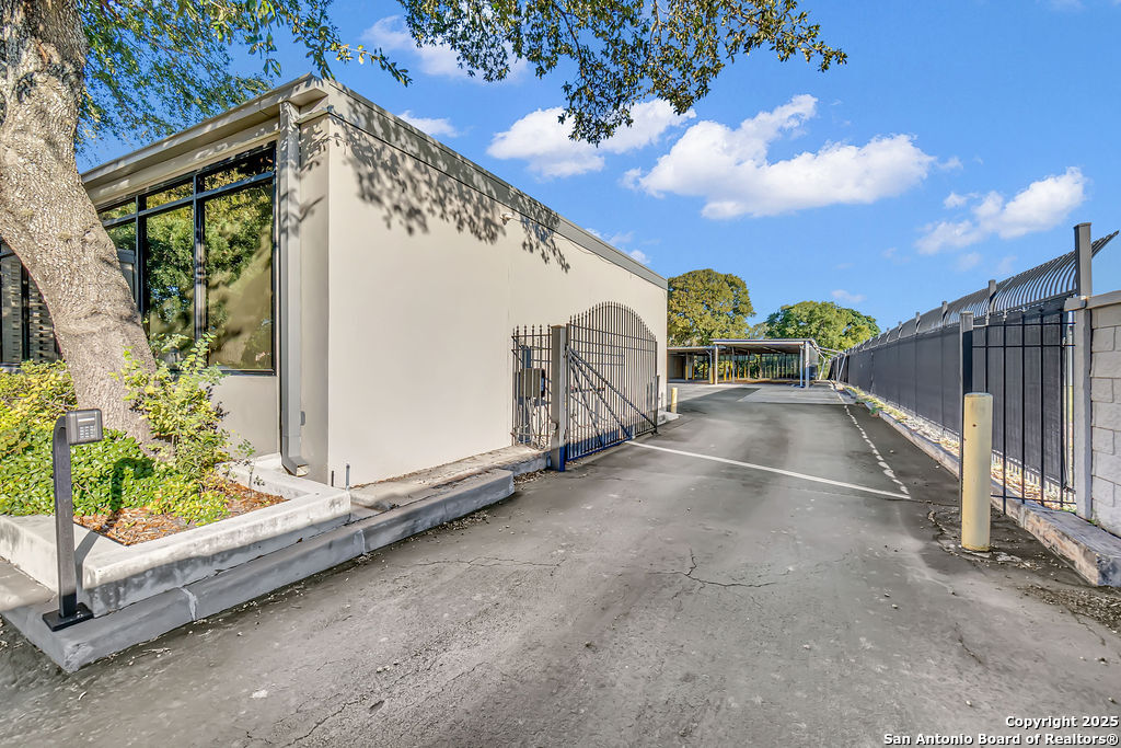 931 Basse San Antonio TX 78212