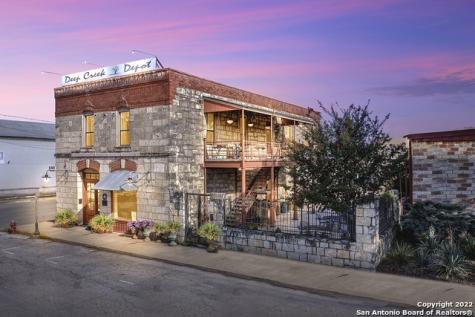 1020 18th Street Hondo TX 78861