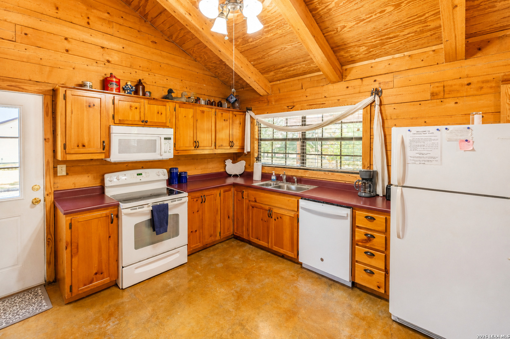 28 Pvt Road 3855 Utopia TX 78884