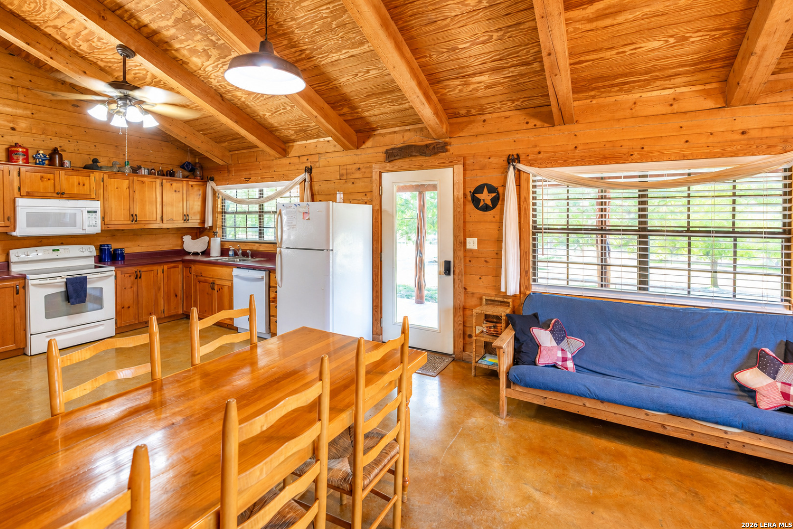 28 Pvt Road 3855 Utopia TX 78884