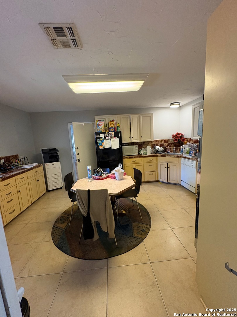 3004 Nacogdoches San Antonio TX 78217