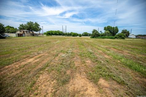7004 Rigsby Avenue China Grove TX 78263
