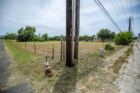 7004 Rigsby Avenue China Grove TX 78263