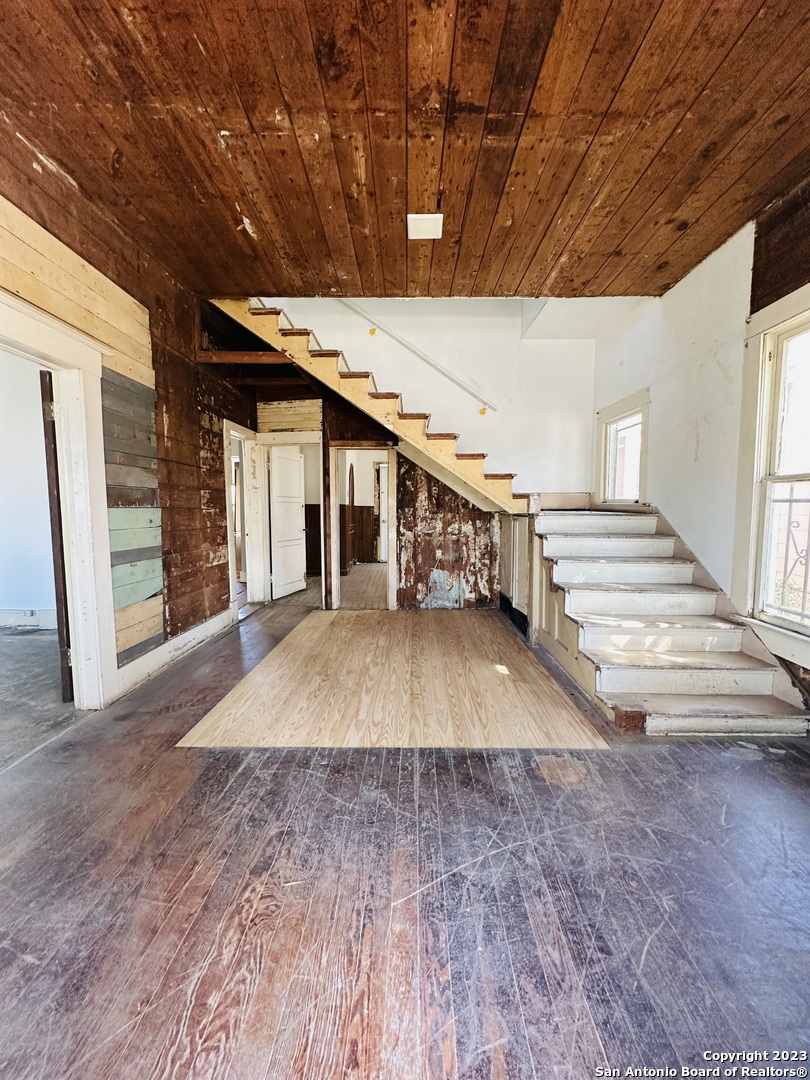 4104 S Presa Street San Antonio TX 78223