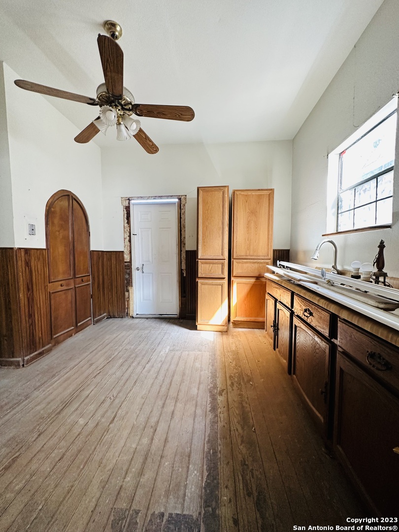 4104 S Presa Street San Antonio TX 78223