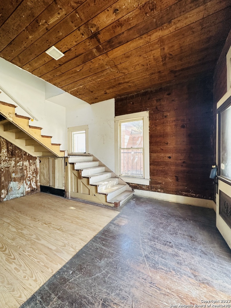 4104 S Presa Street San Antonio TX 78223