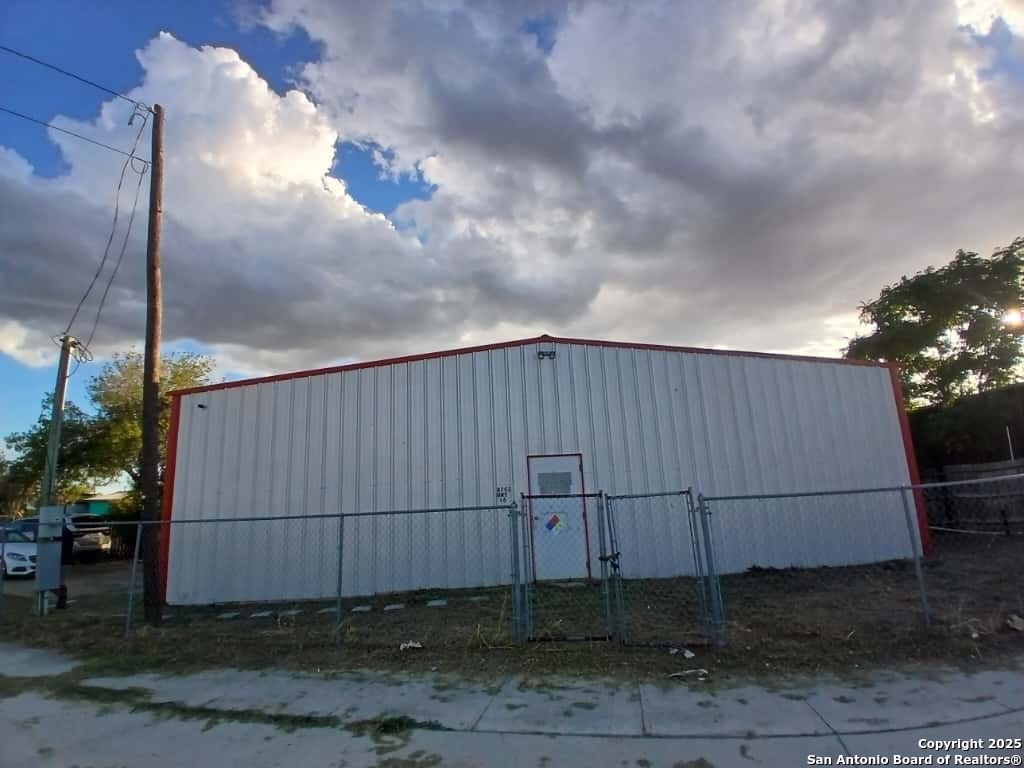 8753 State Highway 16 Poteet TX 78065