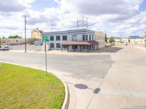 455 S Oaks San Angelo TX 76903